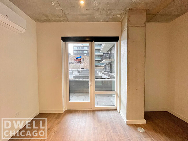 Foto del edificio - 405 W Superior St