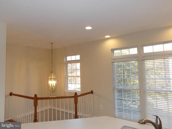 Foto del edificio - 4142 Fairfax Center Creek Dr