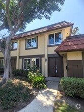 Building Photo - 1409 N Roundtree Ln