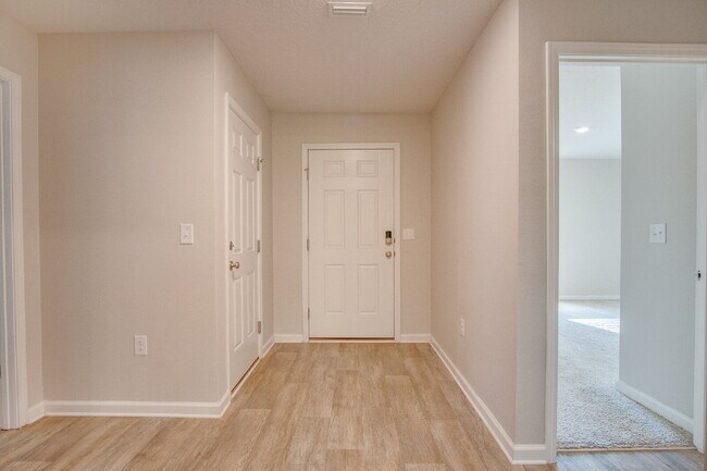 Foto del edificio - Lakeshore Preserve 3BR Home with Garage – ...