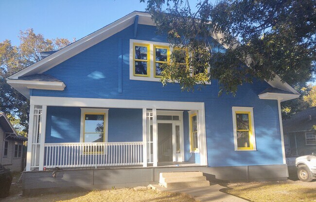 Photo - 1013 S Glasgow Dr Apartments