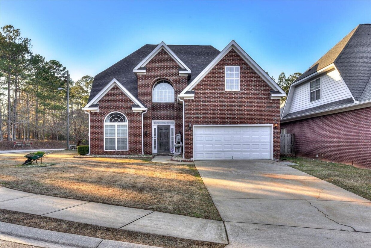 Primary Photo - Beautiful all brick, 4 BR, 2.5 BA home for...