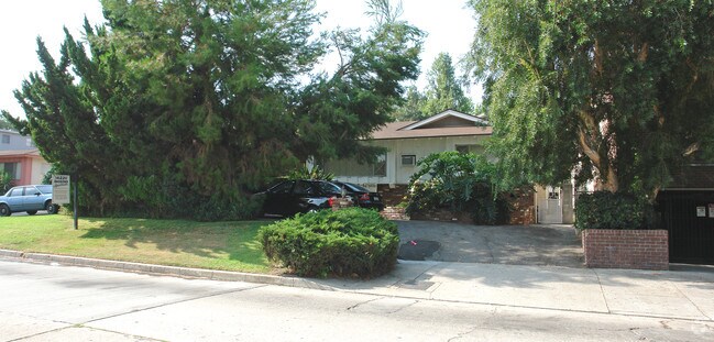 Foto del edificio - 14220 Dickens St