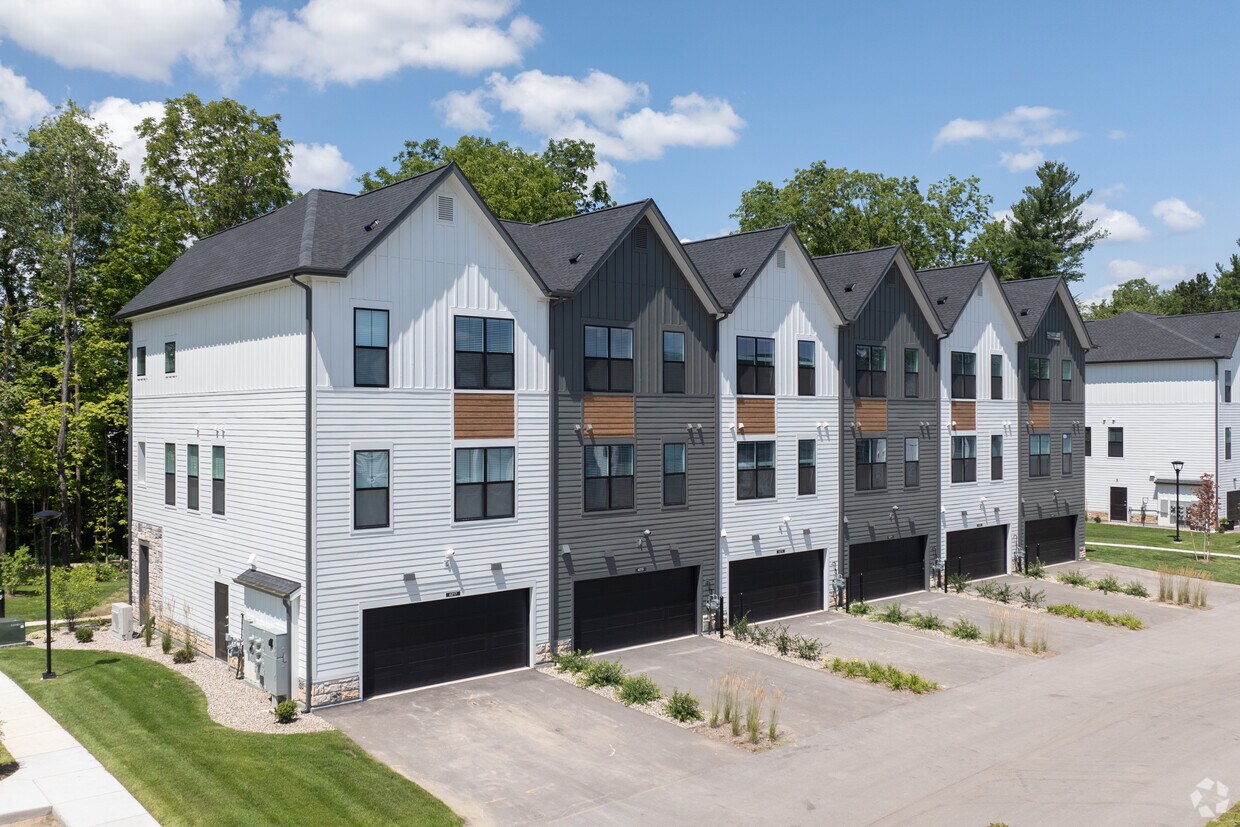 The BLVD at Wilson Crossings Apartments in Wyoming, MI