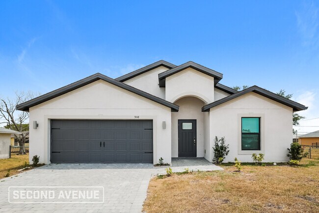 Building Photo - 908 NE 18th St