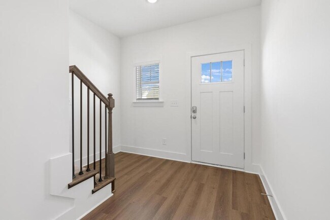 Foto del edificio - 3 Bedroom Home With Large Primary Suite
