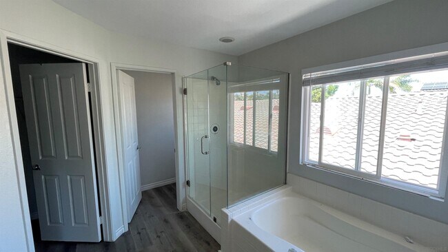 Foto del edificio - 641 Lee Cir