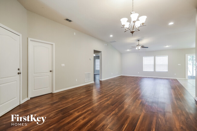 Building Photo - 344 Sunshine Dr