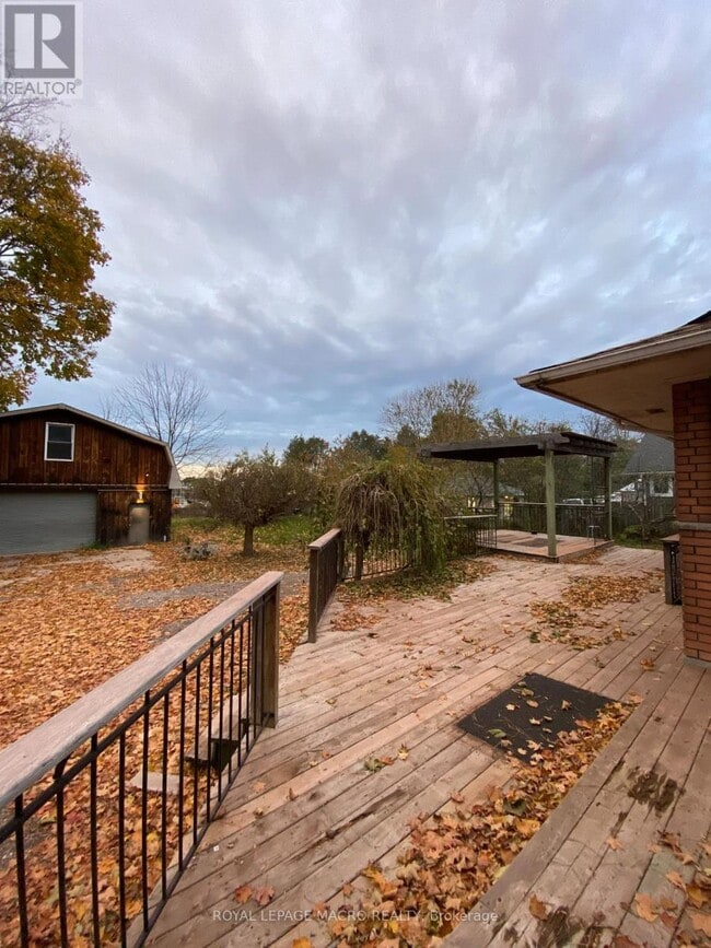 Photo du bâtiment - 260 Main St W