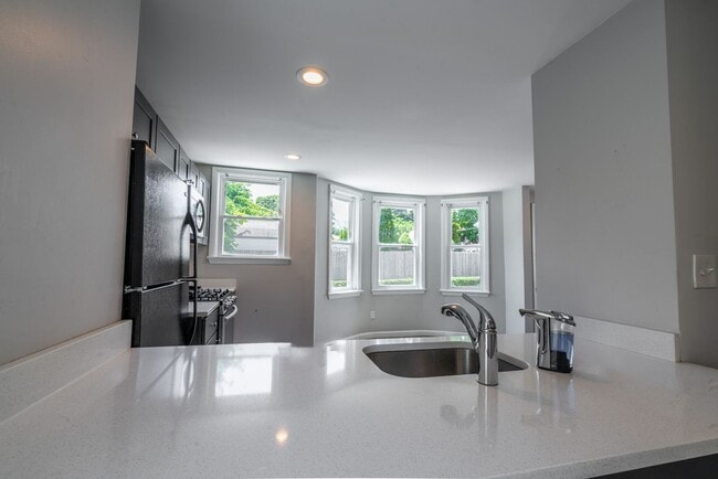 Building Photo - 9 Veto St