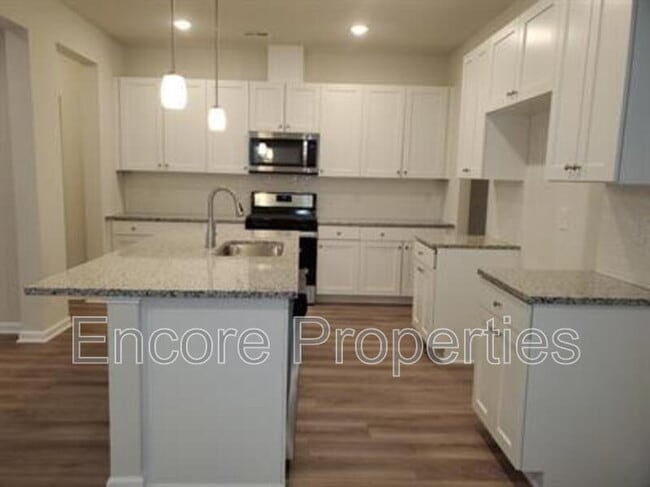 Building Photo - 731 Amarra Dr