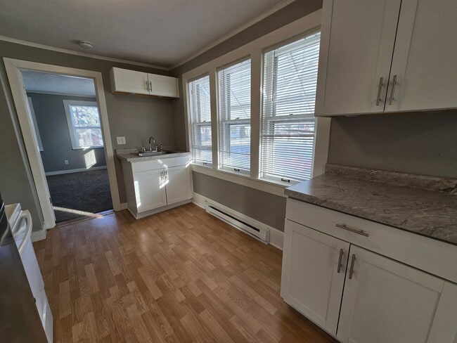 Building Photo - 503 W 5th Ave