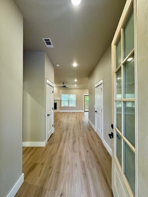 Foto del edificio - 12 Clifford Ln