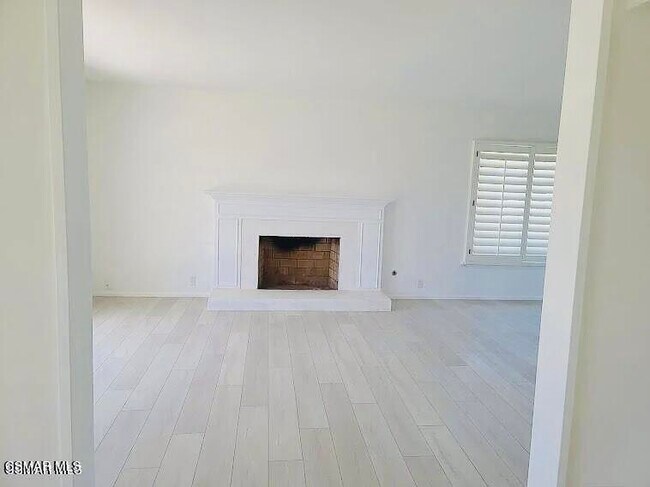 Foto del edificio - 1574 Norwich Ave