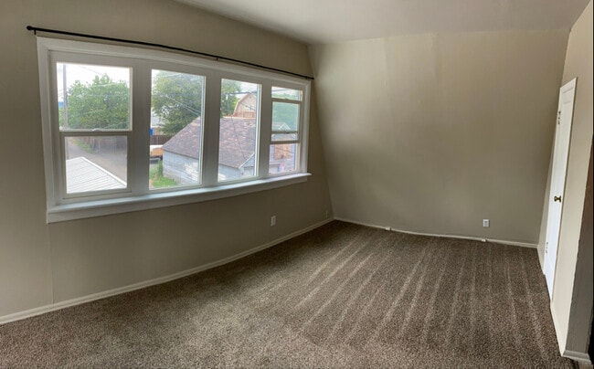 Foto del edificio - 1311 N Madison St