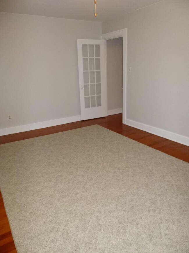 Living room 1 - 34 W Areba Ave
