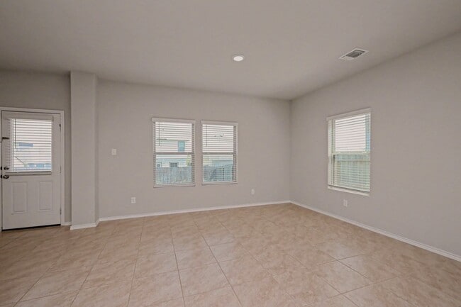 Building Photo - No Application Fees and 2 Week Free Move-In Special! Spacious 2-Story Home w/ Open Floor Plan & P...