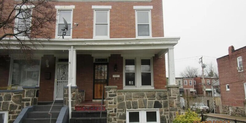 Primary Photo - 1 N Monastery Avenue