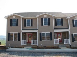 Building Photo - 76 Pinnacle Lane
