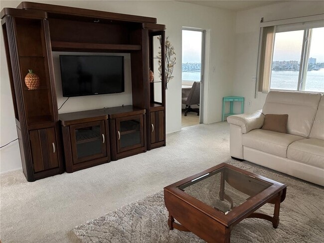 Foto del edificio - 4750 Cove Cir