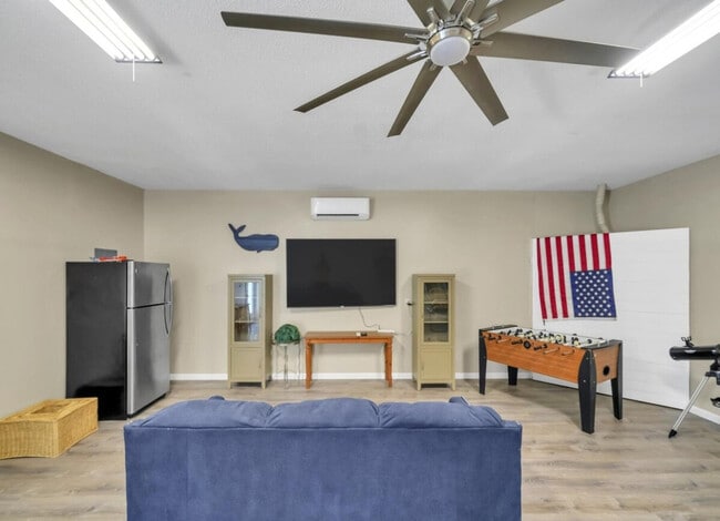Building Photo - 64 Cobia St