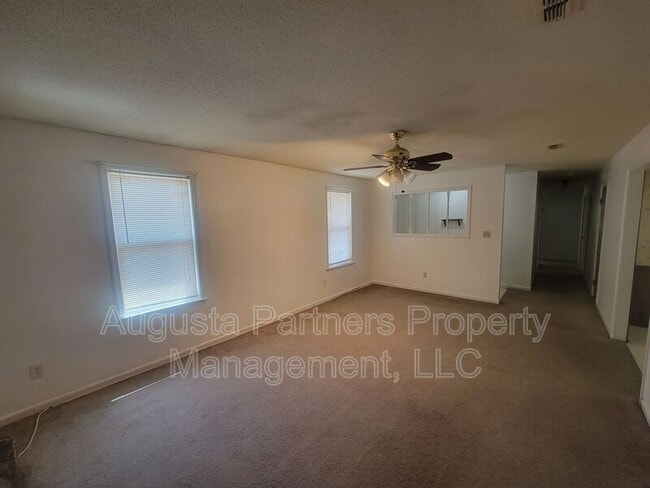 Building Photo - 2803 Ptarmigan Rd