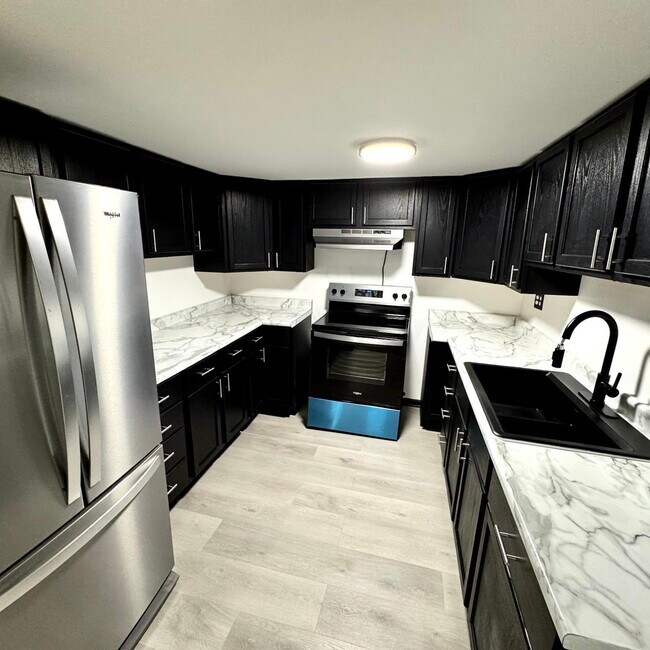 Foto del edificio - 2244 N Springfield Ave