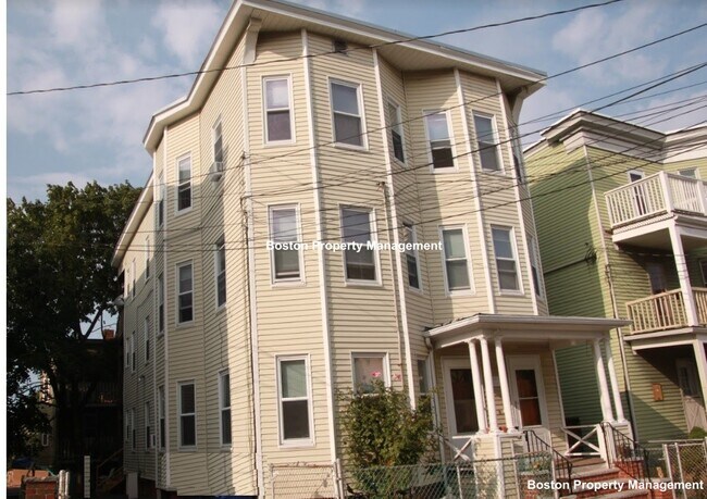 Building Photo - 93 Marion St