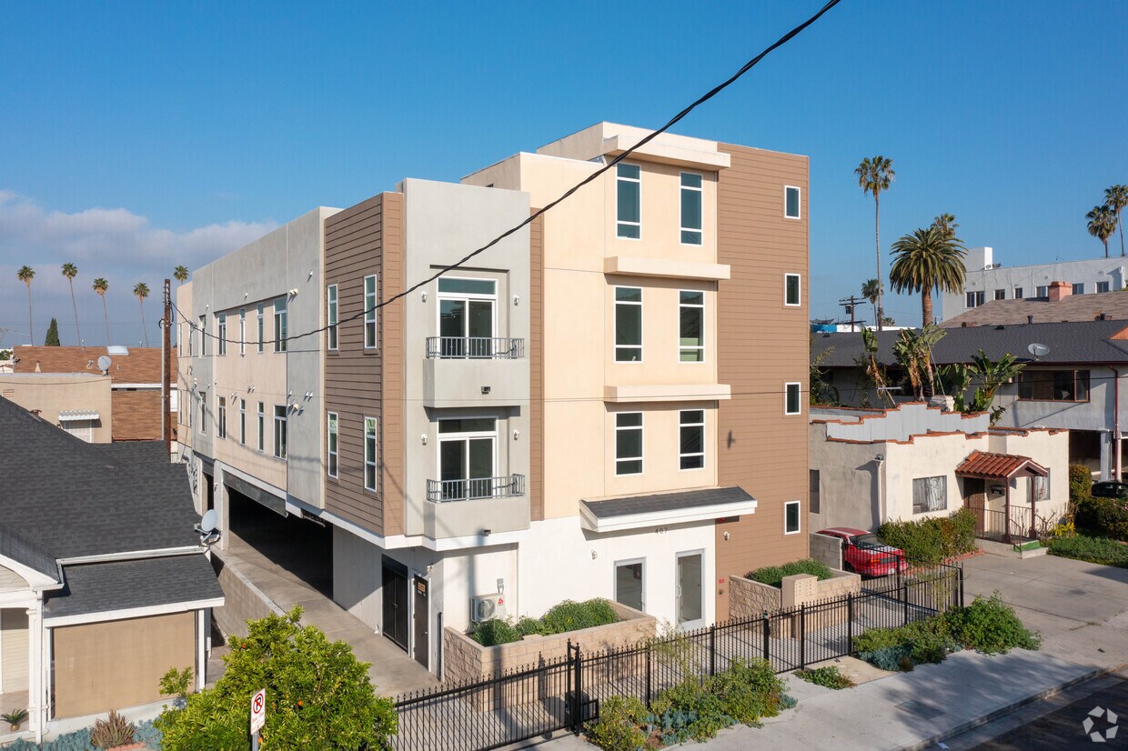 Primary - 407 N Ardmore Ave