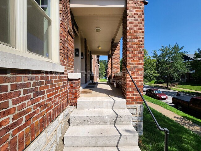 Foto del edificio - 3145 Halliday Ave