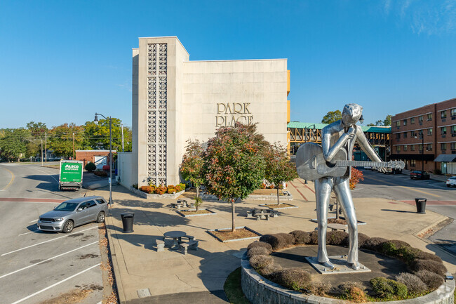 Courtyard Space Surrounding the Iconic Rock 'n' Roller Statue - Park Place