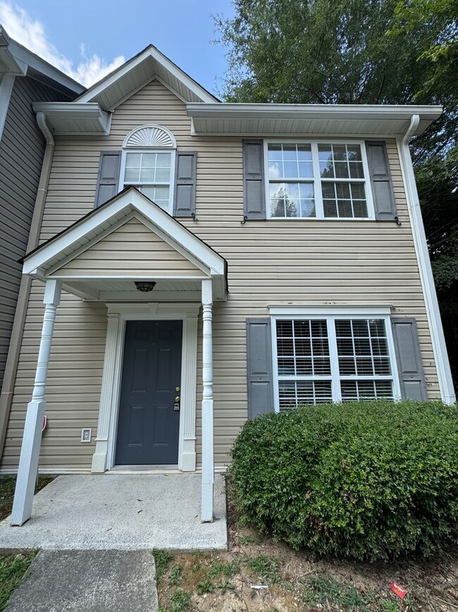 Building Photo - Nice 2/2.5 Townhouse in East Rome- $1,295