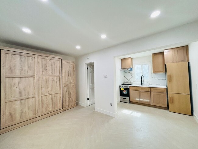 Rose Ave - Rose Ave Apartment