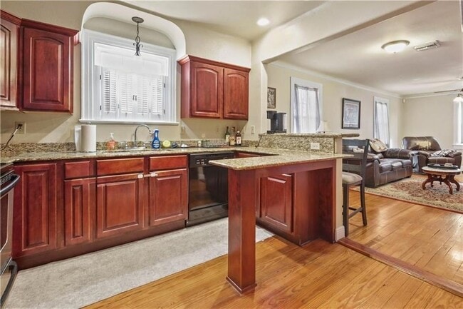 Building Photo - 508 N Labarre Rd