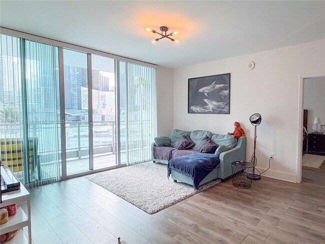 Foto del edificio - 90 SW 3rd St