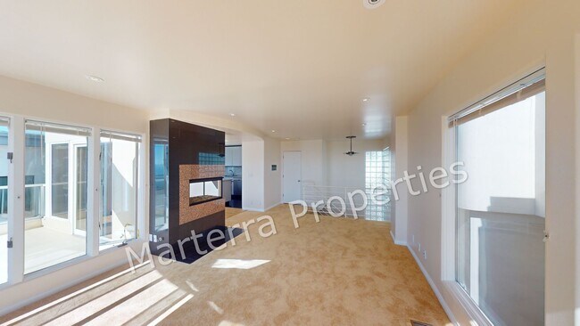 Foto del edificio - Spacious 2 Bed/2.5 Bath Oceanfront Home in Manhattan Beach