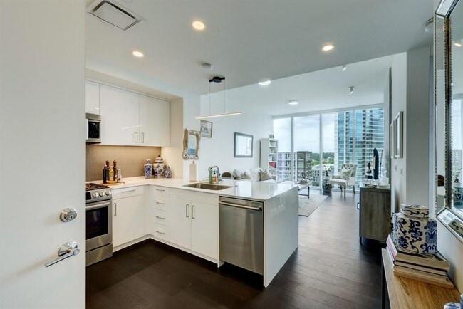 Building Photo - 301 West Ave