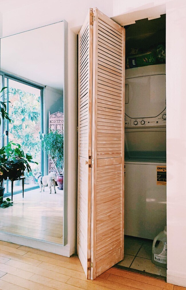 Laundry - 2911 4th St