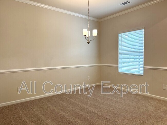 Photo - 273 Bloomfield Cir House
