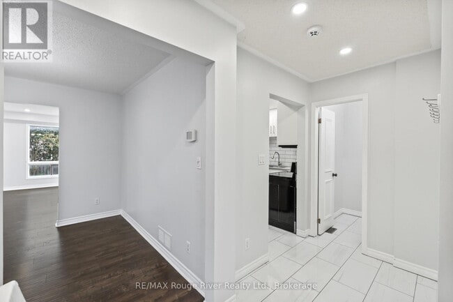 Building Photo - 95b Concession St E