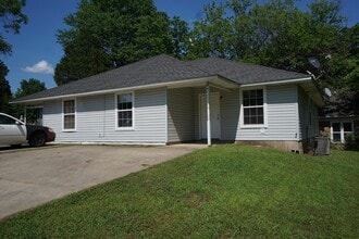 Building Photo - 222-224 Cane Hill St