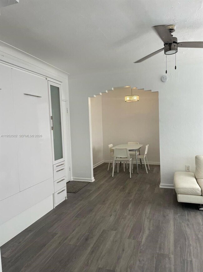 Foto del edificio - 1611 Euclid Ave