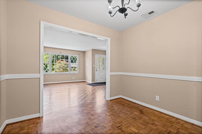 Foto del edificio - 5516 Brightwood Ln