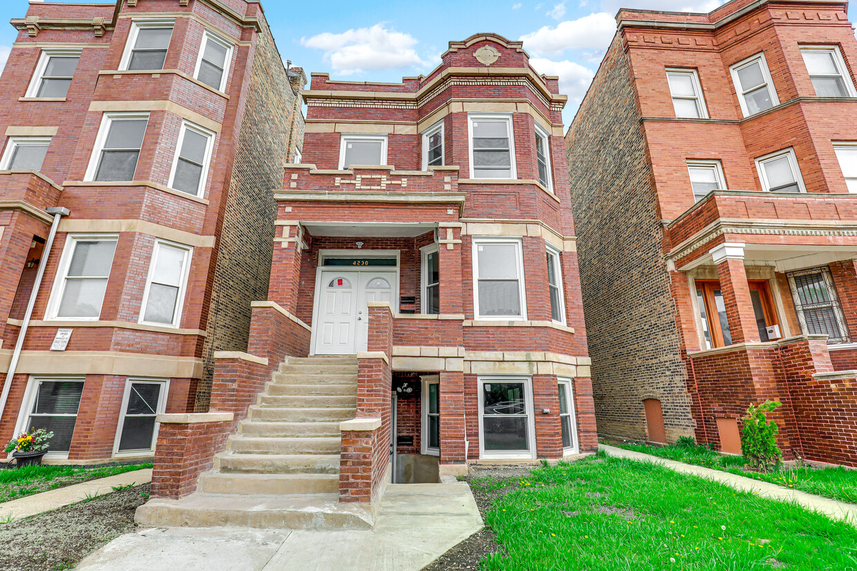 Primary Photo - 4230 W 21st Pl