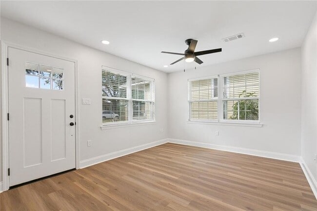 Foto del edificio - 211 Newman Ave