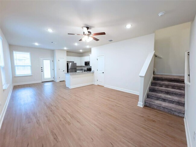 Foto del edificio - 13837 Enzo Gate