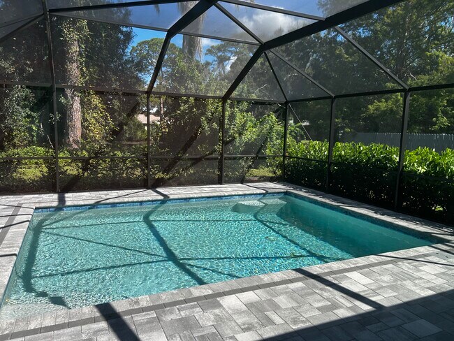 Foto del edificio - 3024 Woodpine Cir