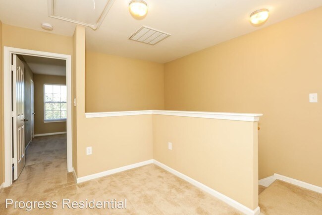 Building Photo - 1035 Clover Gap Dr