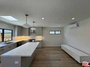 Building Photo - 7808 Truxton Ave