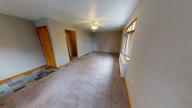 Foto del edificio - 2-Bedroom Single-Family Home with Garage and Spacious Yard in Unity Township